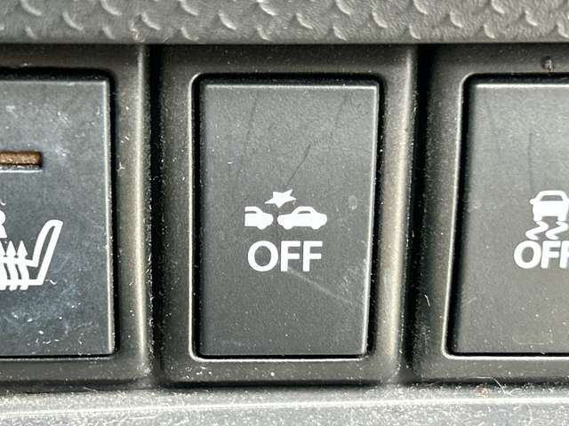 【衝突軽減装置】走行中に前方の車両等を認識し、衝突しそうな時は警報とブレーキで衝突回避と被害軽減をアシスト。より安全にドライブをお楽しみいただけます。