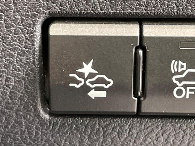 �y�v���N���b�V���Z�[�t�e�B�z�O���̎ԗ��������m���A�Փ˂������Ȏ��͌x��Œ��ӂ𑣂��A�u���[�L�𓥂ޗ͂��T�|�[�g�B�u���[�L�𓥂߂Ȃ������ꍇ�͏Փ˔�Q�y���u���[�L���쓮�A�Փˉ�����T�|�[�g���܂��B