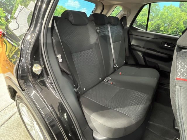 ���i���ȃI���W�i���t���A�}�b�g���I�v�V�����ɂĂ��p�ӂ��Ă���܂��B���D���ȃf�U�C����J���[�����Ԃɍ��킹�đI��ł����������Ƃ��ł��܂���