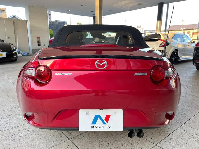 安心の最長10年・走行無制限保証(有償)をご用意。保証内容も充実はもちろん、無料点検&オイル交換や、年中無休の全国・24時間ロードサービスも付帯されておりますのでご安心下さい。