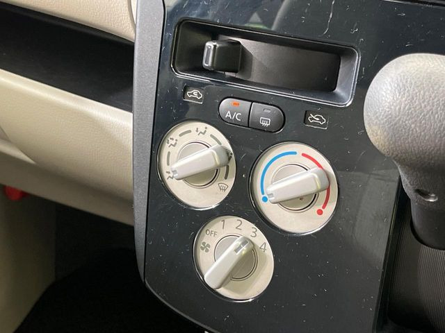 寒い冬も暑い夏も全席に快適な空調を届けてくれる、ダイヤル式エアコンを装備♪