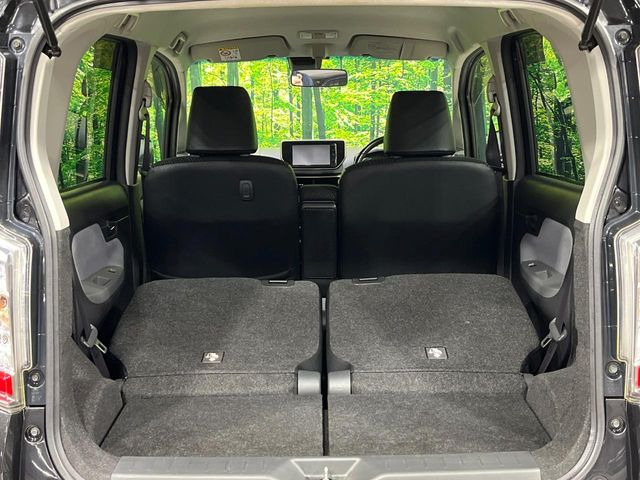 普段のお買い物や通勤、送迎等に十分な荷室スペースを確保しております。セカンドシートを倒すと、大きな荷物の積載も可能です♪