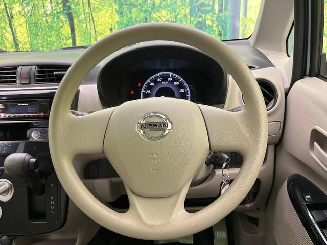 ステアリングも使用感が少なく、きれいな状態となっております♪