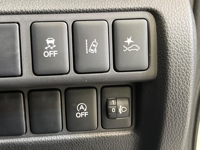 �y�O�He-Assist�z���s���ɑO���̎ԗ�����F�����A�Փ˂������Ȏ��͌x��ƃu���[�L�ŏՓˉ���Ɣ�Q�y�����A�V�X�g�B�����S�Ƀh���C�u�����y���݂��������܂��B