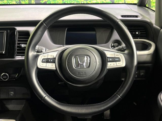 �y�����v�����X�e�A�����O�z�㎿�Ȋv���g�p���邱�ƂŁA��ɂ����������݂ƂĂ��^�]���₷���n���h���ł���