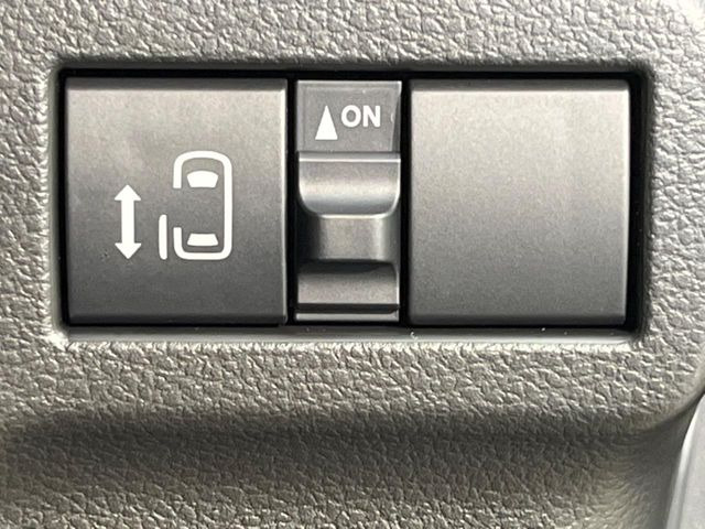 【パワースライドドア】スマートキーや運転席のスイッチでスライドドアの開閉が可能♪電動だから力を入れてドアを開ける必要が無く、小さいお子様でも、重い荷物を持っている時もラクに開け閉めできます♪