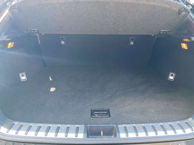在庫車両に関してはお客様により良いものをご提供する為に品質に拘って仕入れを行っております。各お車の状態はそれぞれですのでご商談時に当店スタッフがご説明させて頂きますのでご安心くださいませ。