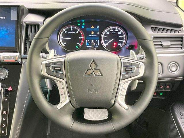 【ステアリングスイッチ】運転中、前方から目線をそらすことなく、オーディオ等の操作が可能な便利機能!安心&快適なドライブを演出してくれます♪