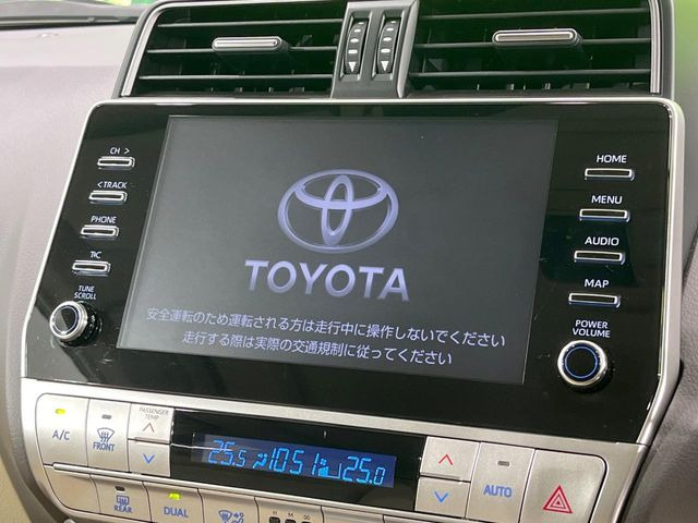 【メーカー純正ナビ】インテリアに溶け込むスタイリッシュな「専用設計」メーカーナビを装備♪視認性や操作性など基本性能にも優れ、より上質なカーライフをお楽しみいただけます。