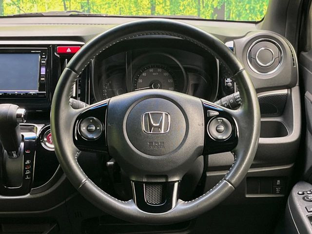 �y�����v�����X�e�A�����O�z�㎿�Ȋv���g�p���邱�ƂŁA��ɂ����������݂ƂĂ��^�]���₷���n���h���ł���