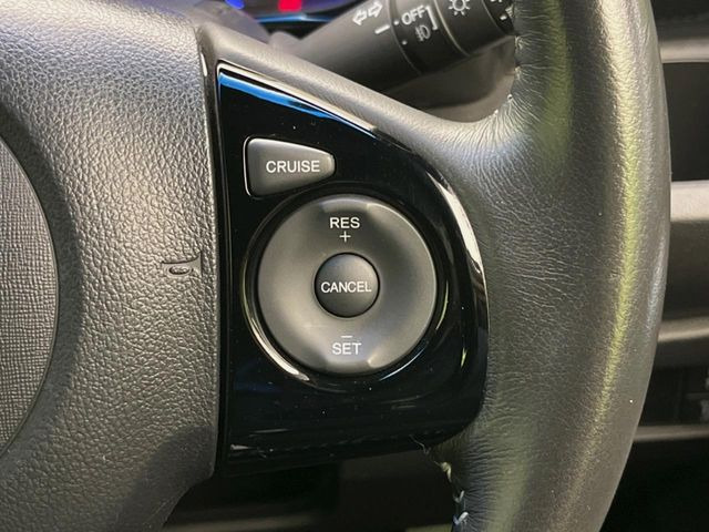 �y�N���[�Y�R���g���[���z�������H�����N���N���s�B�A�N�Z���𗣂��Ă���葬�x�ő��s���ł��A�������^�]���̕��S���y��!�����E�������ȒP�ȃX�C�b�`����Œ����ł��܂��B