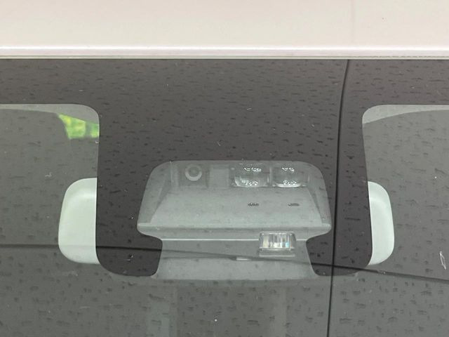 【スズキ セーフティサポート】走行中に前方の車両等を認識し、衝突しそうな時は警報とブレーキで衝突回避と被害軽減をアシスト。より安全にドライブをお楽しみいただけます。