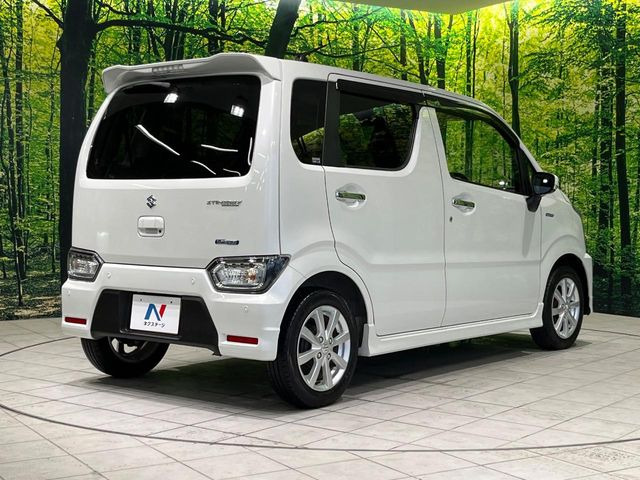 ☆全国のネクステージからお取り寄せが可能※!遠方の店舗に展示してあるクルマが気になる場合も、最寄りの店舗でご覧いただくことが可能です!是非私たちに要望をお聞かせください!※別途費用