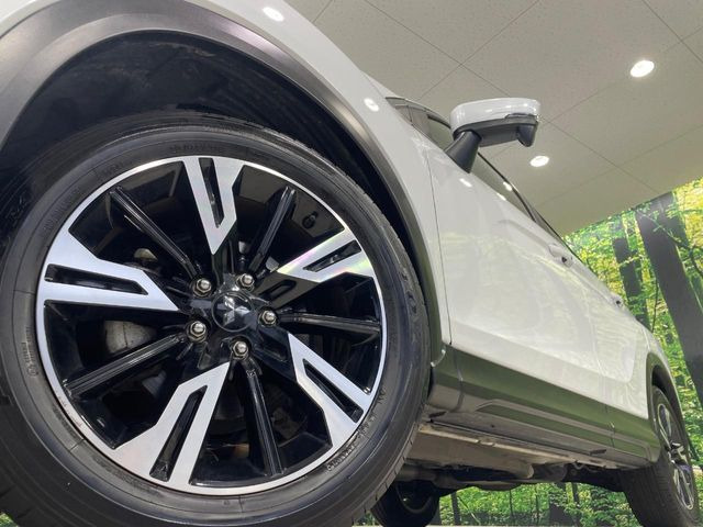 �y����18�C���`�A���~�z�C�[���z�O�ςɃ}�b�`���������A���~�z�C�[���𑕒����Ă���܂��B�e��ЊO�A���~�z�C�[����A�X�^�b�h���X�^�C�����戵�����Ă���܂��B���񂲑��k����������