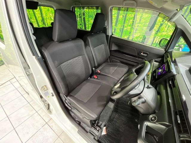 運転席シート廻りは使用感も少なく、良好な状態となっています。丁寧に使われていたことがよくわかりますね。