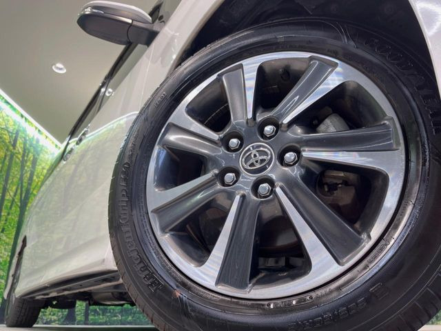 【純正アルミホイール】外観にマッチした純正アルミホイールを装着しております。各種社外アルミホイールや、スタッドレスタイヤも取扱いしております。是非ご相談ください♪