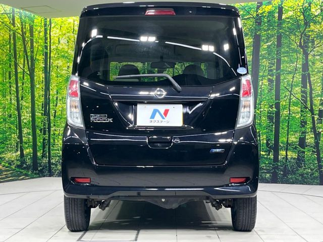 安心の最長10年・走行無制限保証(有償)をご用意。保証内容も充実はもちろん、無料点検&オイル交換や、年中無休の全国・24時間ロードサービスも付帯されておりますのでご安心下さい。