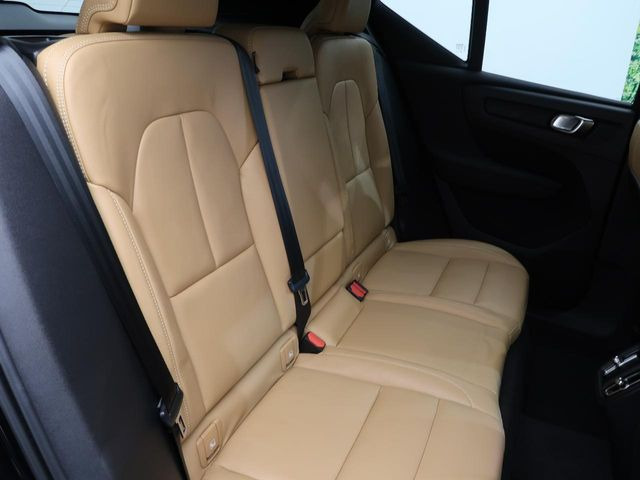 �L�X�Ƃ���2��ڃV�[�g�͋��Z���������A���S�n�����K!ISOFIX�A�^�b�`�����g�����Ȃ̂Ńx�r�[�V�[�g��`���C���h�V�[�g���ȒP�E�X�}�[�g�Ɏ�t���ł��܂��B