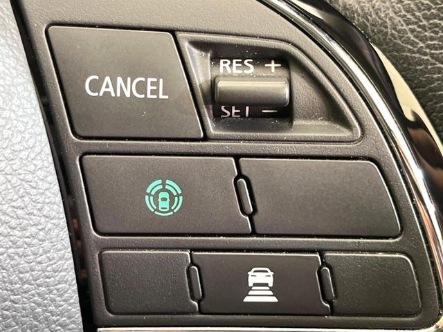 【レーダークルーズコントロール】高速道路での長距離走行が楽に!!自動で速度を保つクルーズコントロールが、衝突軽減システムと連携し、前方の車両を感知して車間を保つように速度調節してくれます!!