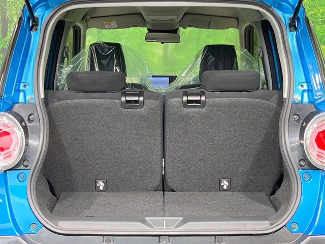 普段のお買い物や通勤、送迎等に十分な荷室スペースを確保しております。セカンドシートを倒すと、大きな荷物の積載も可能です♪