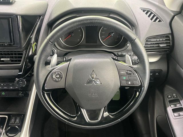 ステアリングも使用感が少なく、きれいな状態となっております♪