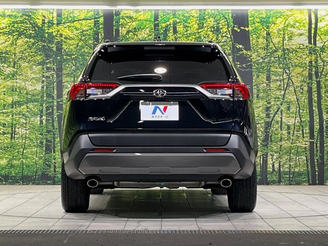 安心の最長10年・走行無制限保証(有償)をご用意。保証内容も充実はもちろん、無料点検&オイル交換や、年中無休の全国・24時間ロードサービスも付帯されておりますのでご安心下さい。