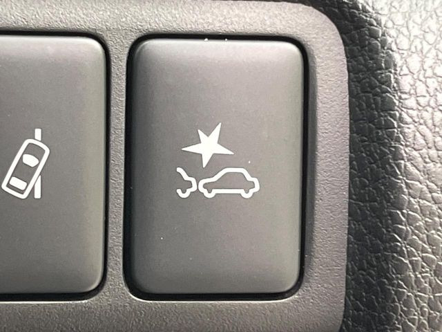 �y�O�He-Assist�z���s���ɑO���̎ԗ�����F�����A�Փ˂������Ȏ��͌x��ƃu���[�L�ŏՓˉ���Ɣ�Q�y�����A�V�X�g�B�����S�Ƀh���C�u�����y���݂��������܂��B