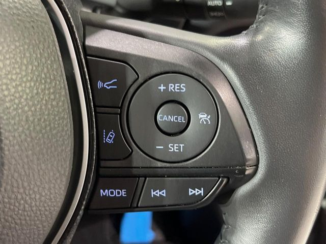 【レーダークルーズコントロール】高速道路での長距離走行が楽に!!自動で速度を保つクルーズコントロールが、衝突軽減システムと連携し、前方の車両を感知して車間を保つように速度調節してくれます!!