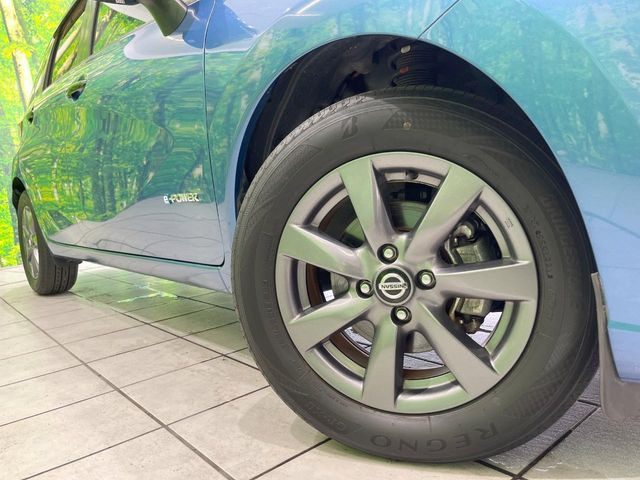 【純正15インチアルミホイール】外観にマッチした純正アルミホイールを装着しております。各種社外アルミホイールや、スタッドレスタイヤも取扱いしております。是非ご相談ください♪