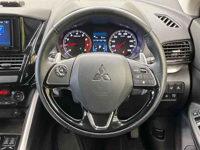 �y�����v�����X�e�A�����O�z�㎿�Ȋv���g�p���邱�ƂŁA��ɂ����������݂ƂĂ��^�]���₷���n���h���ł���