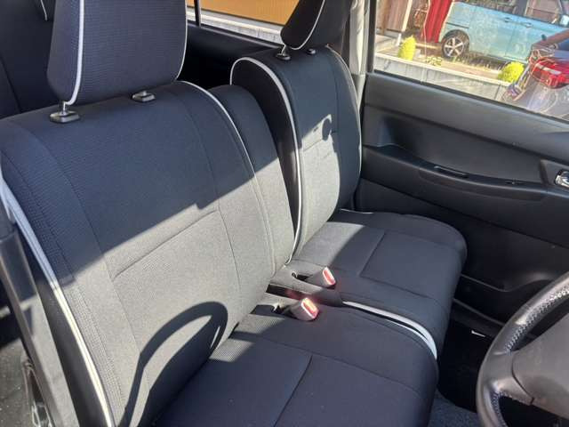 �V�[�g�ɖڗ��_���[�W�͂���܂���B