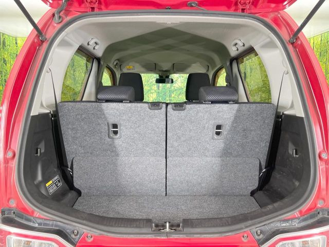 ���i�̂���������ʋ΁A���}���ɏ\���ȉ׎��X�y�[�X���m�ۂ��Ă���܂��B�Z�J���h�V�[�g��|���ƁA�傫�ȉו��̐ύڂ��\�ł���