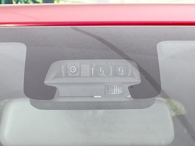 �y�X�Y�L �Z�[�t�e�B�T�|�[�g�z���s���ɑO���̎ԗ�����F�����A�Փ˂������Ȏ��͌x��ƃu���[�L�ŏՓˉ���Ɣ�Q�y�����A�V�X�g�B�����S�Ƀh���C�u�����y���݂��������܂��B