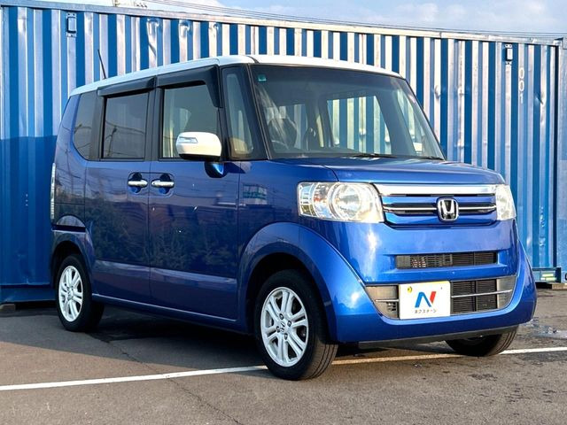 大好評のボディコーティング「弾スプラッシュコート」もご納車までに施工可能。通常のガラスコートと異なる、耐久年数6年の無機質ガラスコーティングが、ボディをキレイな状態に保ってくれます。