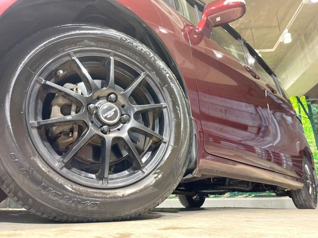 �y15�C���`�A���~�z�C�[���z�O�ςɃ}�b�`�����A���~�z�C�[���𑕒����Ă���܂��B�e��A���~�z�C�[����A�X�^�b�h���X�^�C�����戵�����Ă���܂��B���񂲑��k����������