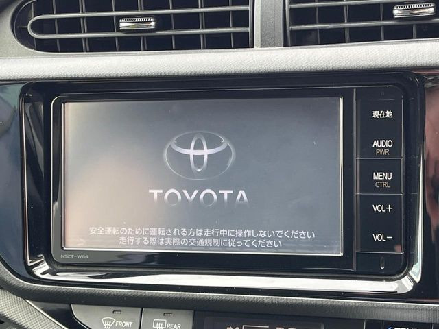 【純正ナビ】人気の純正ナビを装備しております。ナビの使いやすさはもちろん、オーディオ機能も充実!キャンプや旅行はもちろん、通勤や買い物など普段のドライブも楽しくなるはず♪