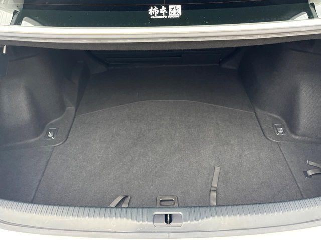 普段のお買い物や通勤、送迎等に十分な荷室スペースを確保しております。