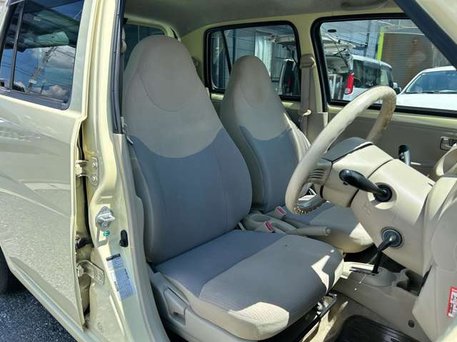 ���X�ł͌y�����Ԃ��畁�ʎԂ܂ŕ��L���I�[�����[�J�[�̎Ԏ�E�F�E�O���[�h��L�x�ɑ����Ă���܂��B