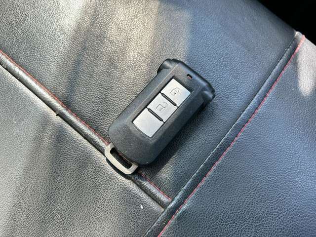 �y�X�}�[�g�L�[&�v�b�V���X�^�[�g�V�X�e���z�J�o����|�P�b�g�ɓ��ꂽ�܂܃h�A�̊J���ł��A�����^�b�`�Ŋy�X�G���W�����������܂���