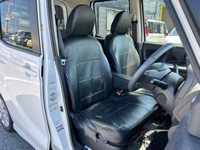 ���X�ł͌y�����Ԃ��畁�ʎԂ܂ŕ��L���I�[�����[�J�[�̎Ԏ�E�F�E�O���[�h��L�x�ɑ����Ă���܂��B