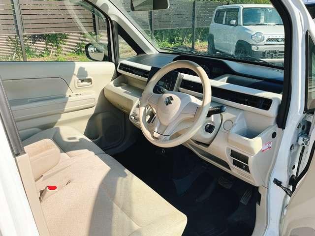 当店では軽自動車から普通車まで幅広くオールメーカーの車種・色・グレードを豊富に揃えております。