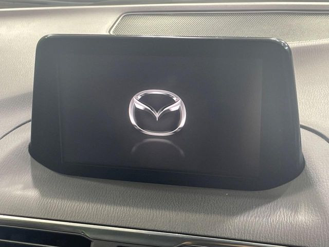 【メーカー純正ナビ】インテリアに溶け込むスタイリッシュな「専用設計」メーカーナビを装備♪視認性や操作性など基本性能にも優れ、より上質なカーライフをお楽しみいただけます。