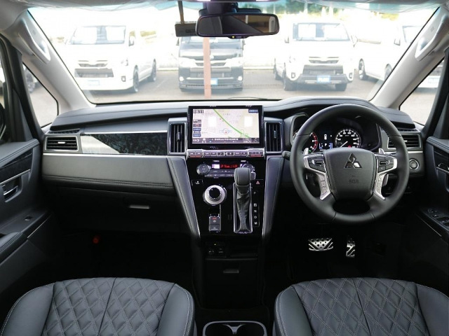 デリカD:52.2 ブラック エディション 4WD