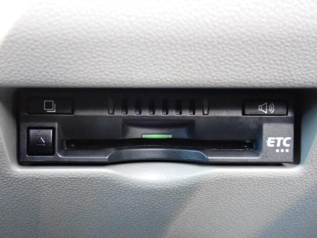ETCも装備しています。ノンストップで料金所を通過できます。うれしい装備ですよね。