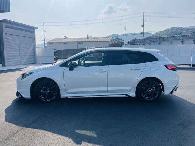 カローラツーリング1.8 ハイブリッド W×B