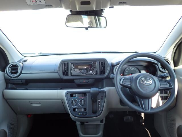 インパネ画像になります。車内は専門業者にて室内クリーニング施工済みなので、大変清潔です。