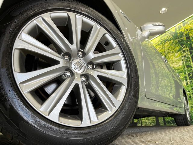 �y����17�C���`�A���~�z�C�[���z�O�ςɃ}�b�`���������A���~�z�C�[���𑕒����Ă���܂��B�e��ЊO�A���~�z�C�[����A�X�^�b�h���X�^�C�����戵�����Ă���܂��B���񂲑��k����������