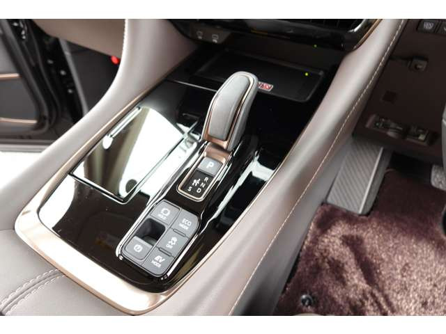 �d���p�[�L���O�u���[�L�E�u���[�L�z�[���h�@�\�EEV&�G�R���[�h�X�C�b�`�B