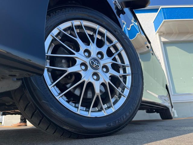 �y����16�C���`�A���~�z�C�[���z�O�ςɃ}�b�`���������A���~�z�C�[���𑕒����Ă���܂��B�e��ЊO�A���~�z�C�[����A�X�^�b�h���X�^�C�����戵�����Ă���܂��B���񂲑��k����������