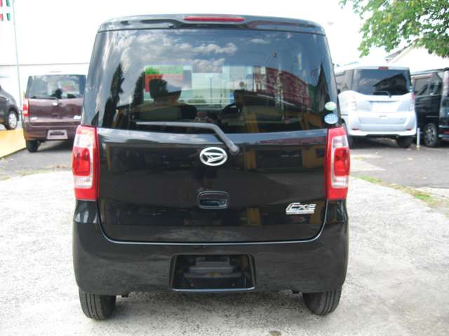 �������E�����������k������